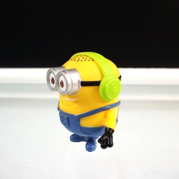 McDonalds Happy Meal Despicable Me 3 #3 Minion Toy 2017 Groovin Headphones Loose - Picture 2 of 6
